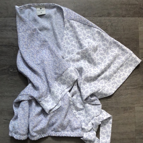 Crop blouse with tied waist - Picture 2 of 2